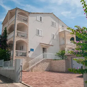  Apartment Mia