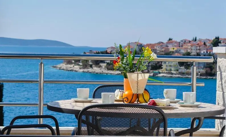 Villa Marta Apartmani Trogir Croatia